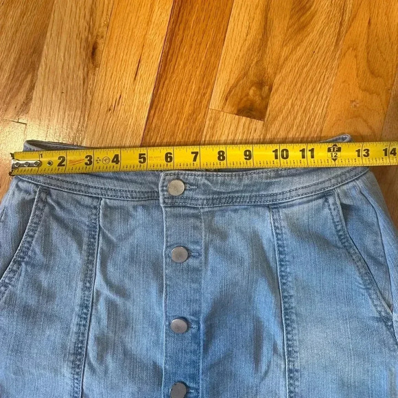 a new day mini button up denim skirt with frayed bottom - Picture 2 of 5